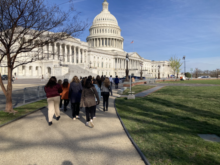 Students touring the US Capitol Building