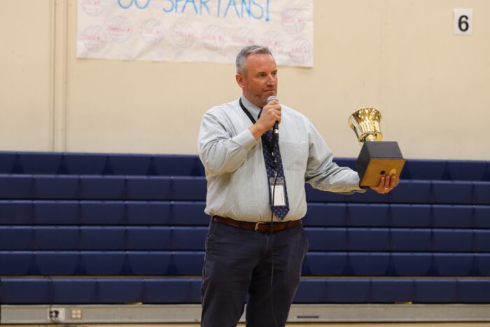 Jon Rickey presenting Directors Cup