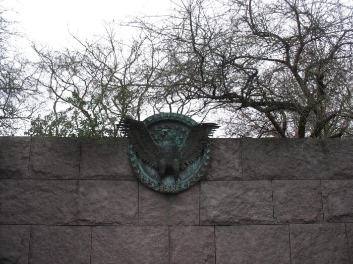 An eagle crest