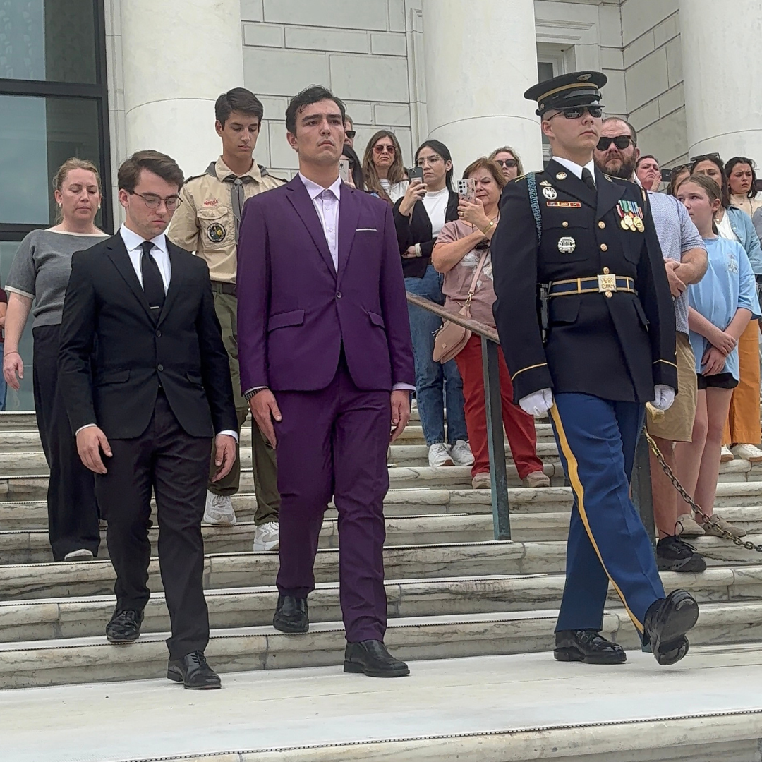 Students on the steps of Arlington