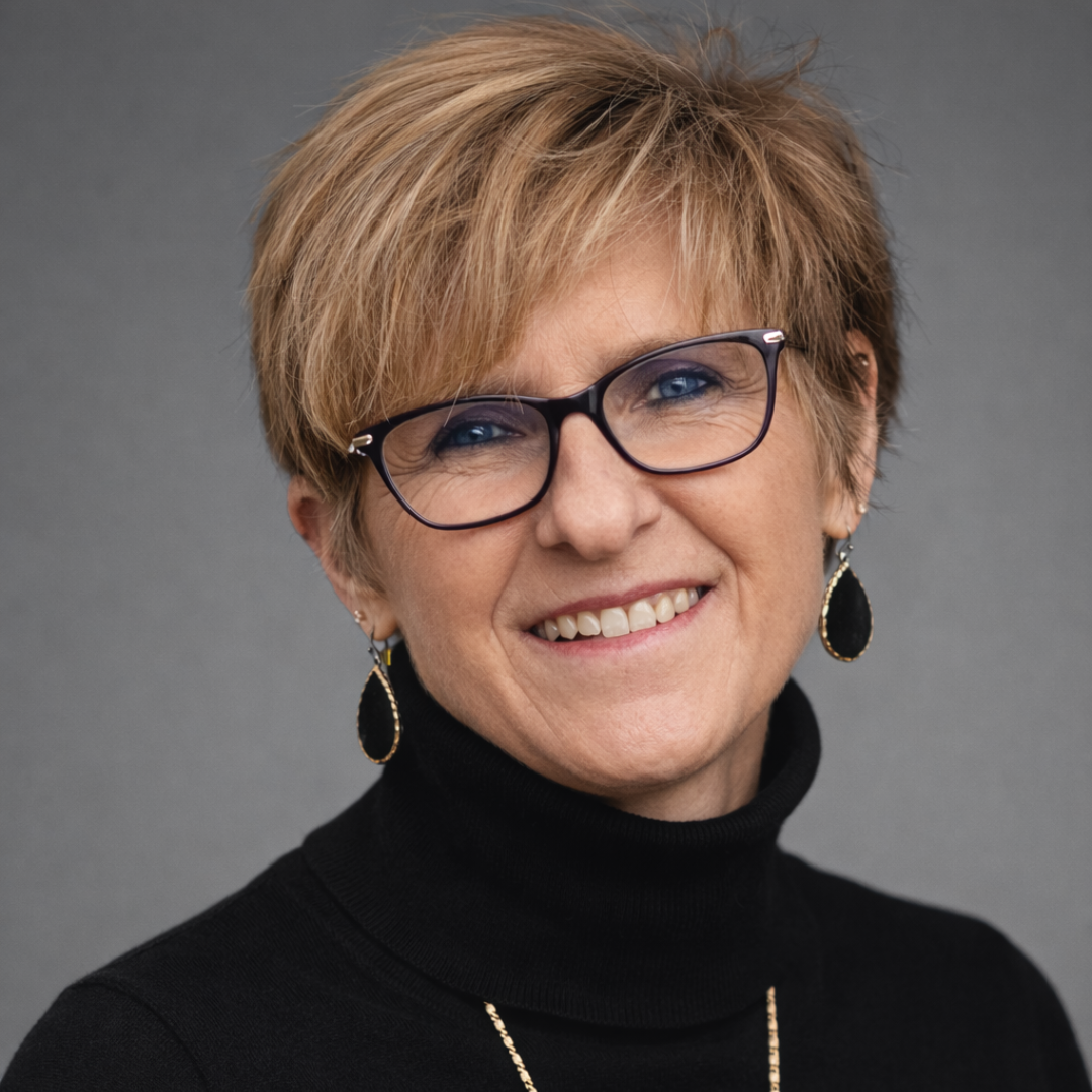 Heather Washburn Headshot